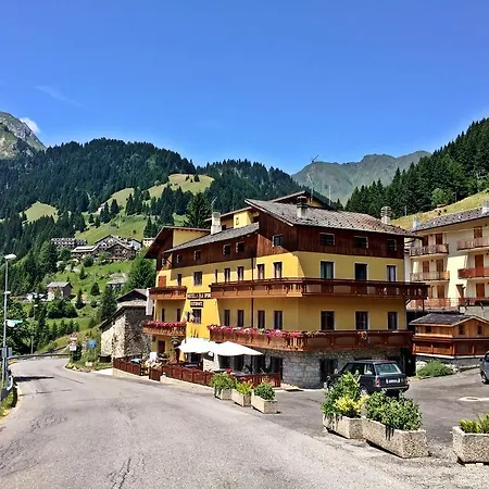 Отель Hotel La Sponda 3*