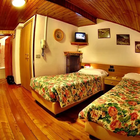 Hotel La Sponda Отель